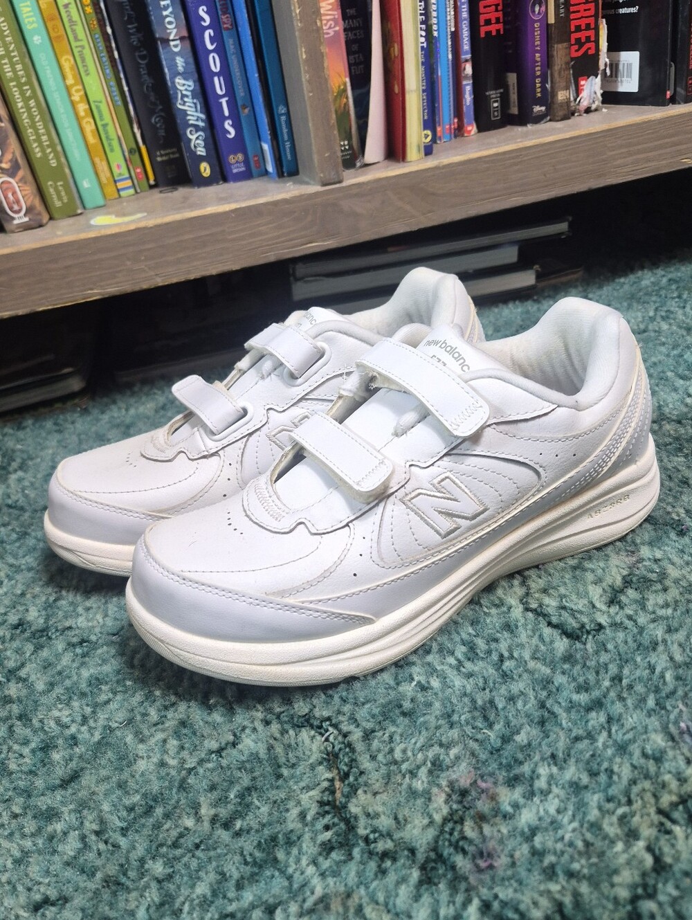 New Balance Women's 577 Hook And Loop Walking Shoes White Size 8